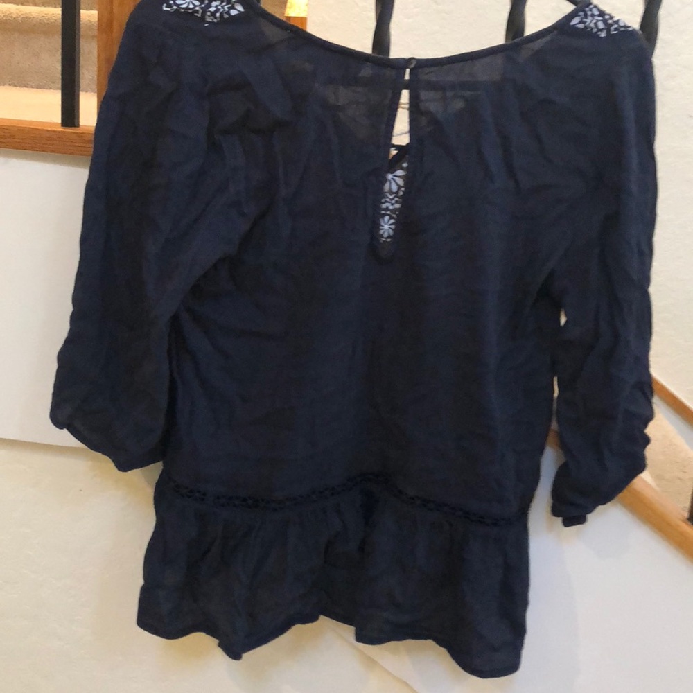 Abercrombie Boho Peasant Navy and White Top - Picture 6 of 7